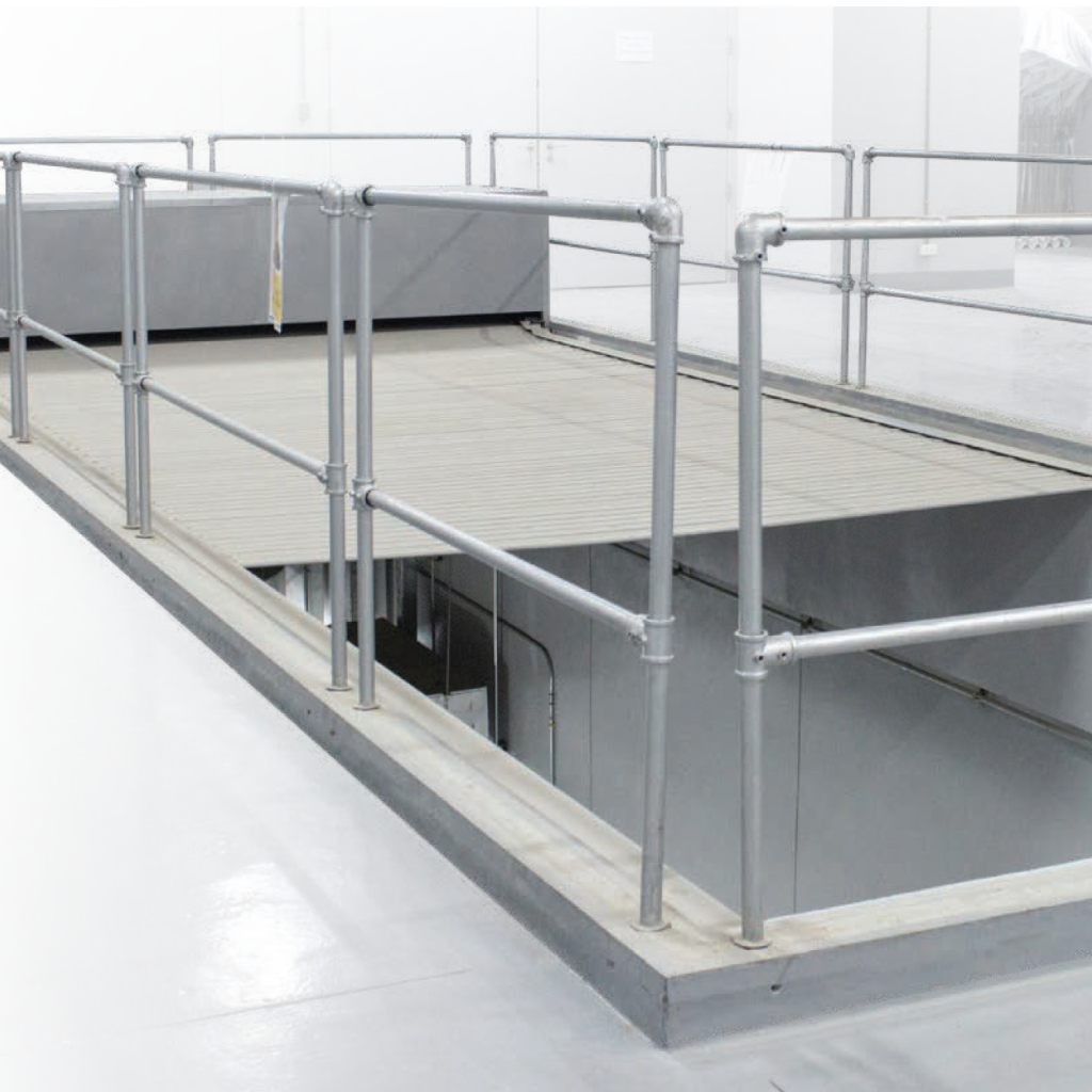 ประตูม้วนทนไฟแนวนอน (Fireproof Horizontal Steel Rolling Shutter)